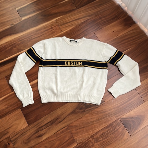 BRANDY MELVILLE BOSTON SWEATER OS - Picture 2 of 8